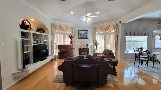 12110 Audubon Ct, House other with 3 bedrooms, 2 bathrooms and 2 parking in Stafford TX | Image 7