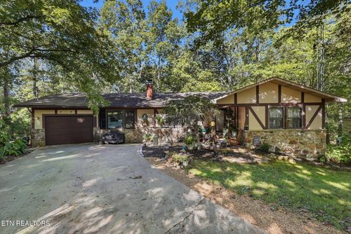16 Sweetbriar Court, Crossville, TN, 38558 | Card Image