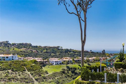 82 Chandon, Newport Coast, CA, 92657-1111 | Card Image