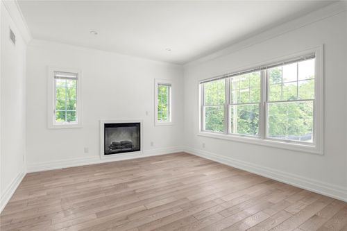 2b-22 Sagamore Hill Dr, Port Washington, NY, 11050 | Card Image