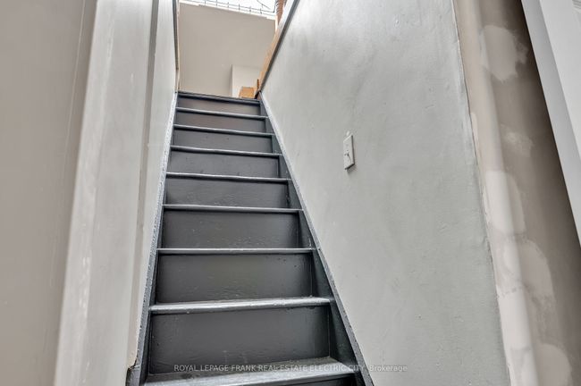 617 Aylmer St N, House other with 3 bedrooms, 2 bathrooms and 2 parking in Peterborough ON | Image 32
