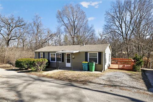 2209 S Hawthorne Ave, Independence, MO, 64052-1635 | Card Image