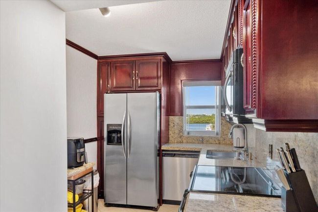 APT-402 - 4505 S Ocean Blvd, Condo with 2 bedrooms, 2 bathrooms and null parking in Highland Beach FL | Image 8