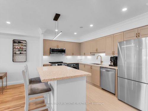 1007-260 Davis Dr, Newmarket, ON, L3Y7C3 | Card Image