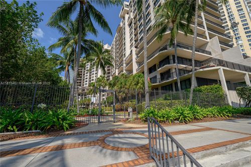 apt-600-540 Brickell Key Dr, Miami, FL, 33131-2640 | Card Image