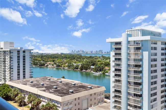 1507 - 5875 Collins Ave, Condo with 2 bedrooms, 2 bathrooms and null parking in Miami Beach FL | Image 22