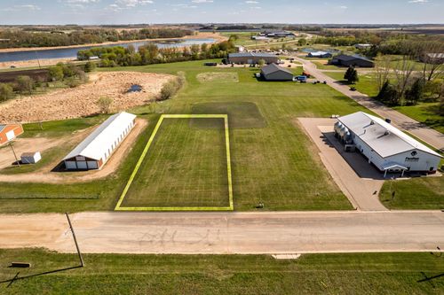 304 E Pike St, Osakis, MN, 56360-8335 | Card Image