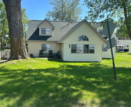 1220 E Lake St, Osakis, MN, 56360-8343 | Card Image