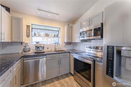 30-3435 Auburn Way S, Auburn, WA, 98092-7249 | Card Image