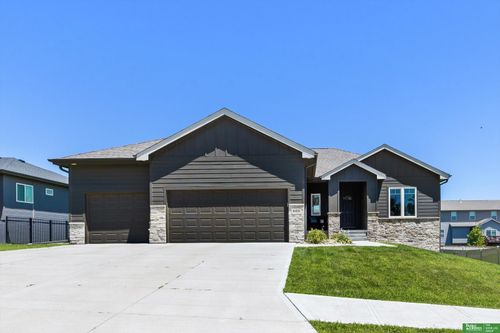 8169 S 185th St, Omaha, NE, 68136-6451 | Card Image