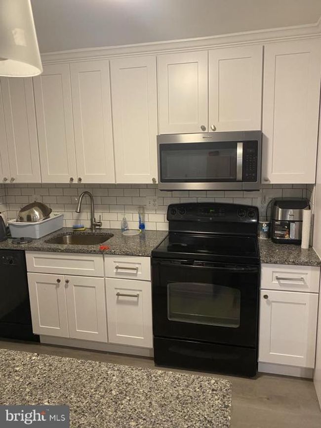 APT-5 - 120 W 4 Th Ave, Condo with 1 bedrooms, 1 bathrooms and null parking in RANSON WV | Image 5