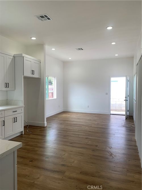 1330 W 10th St, Santa Ana, CA, 92703-2140 | Card Image