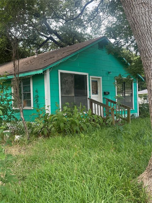 2320 6th Ave N, Texas City, TX, 77590-7118 | Card Image