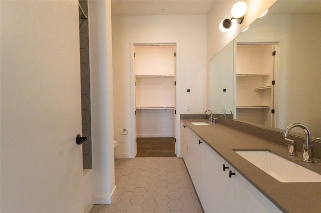 APT-137 - 800 Embassy Dr, Condo with 2 bedrooms, 2 bathrooms and null parking in Austin TX | Image 9