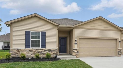 27007 E Oak View Dr, Lee's Summit, MO, 64086 | Card Image