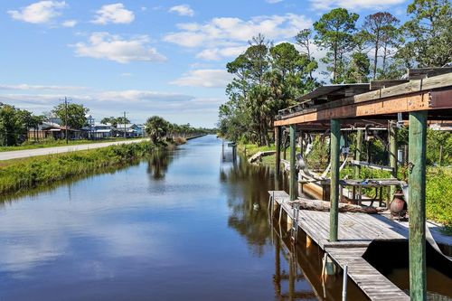 186 Se 240th St, Suwannee, FL, 32692 | Card Image