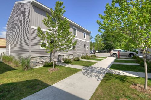 1139 E 8th St, Traverse City, MI, 49686-2996 | Card Image