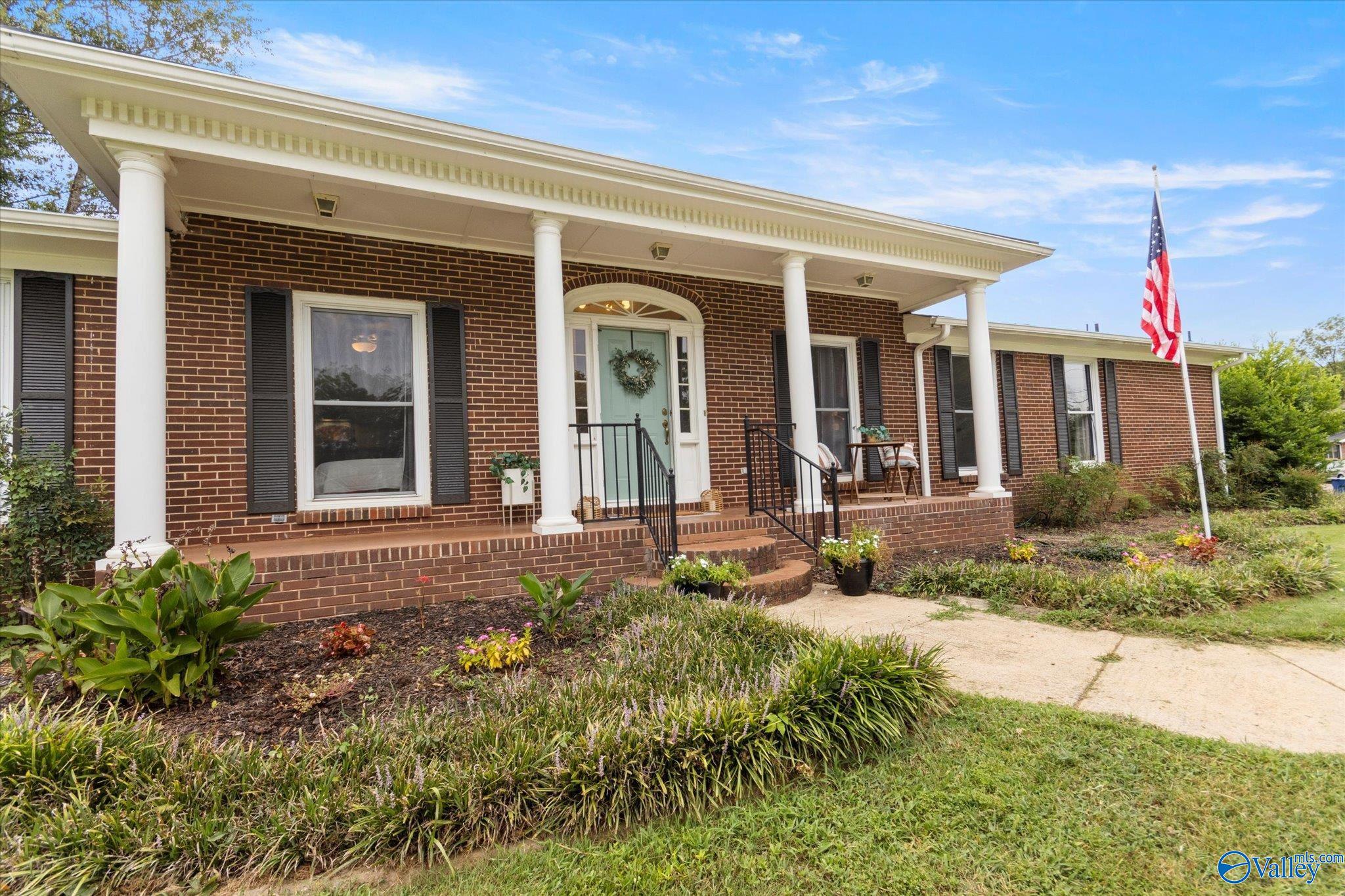 Lauderdale Rd, Huntsville, AL 35802