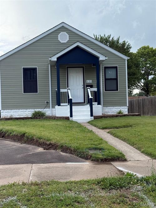121 Whitelaw Ave, East Alton, IL, 62024-1511 | Card Image