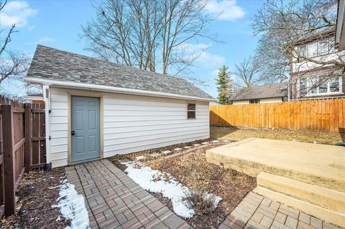 606 S Main St, Eureka, IL, 61530-1318 | Card Image