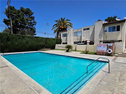 126-8800 Kester Ave, Panorama City, CA, 91402-5761 | Card Image