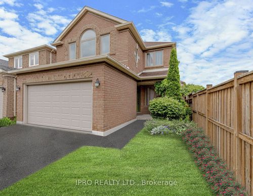 54 Forestgrove Cir, Brampton, ON, L6Z4T4 | Card Image