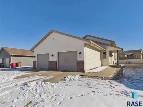 8200 S Hughes Ave Avenue, Sioux Falls, SD, 57108 | Card Image