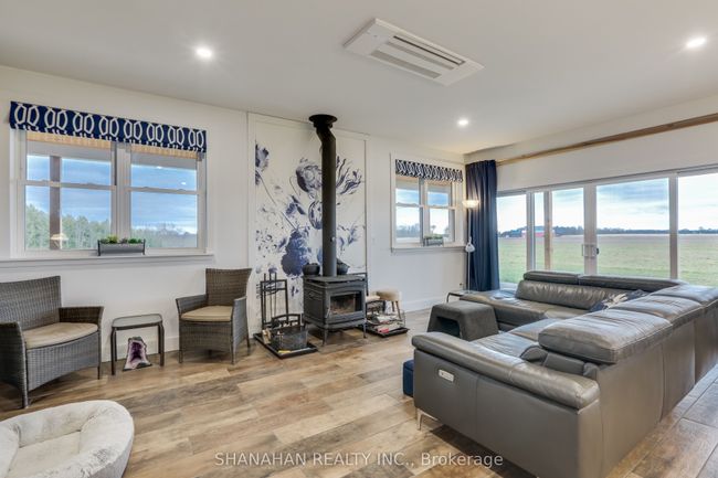 1575 Dobbyn Rd, House other with 2 bedrooms, 2 bathrooms and 20 parking in Alvinston ON | Image 10