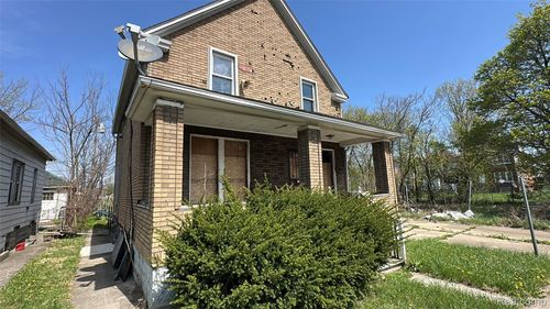 9385 Goethe St, Detroit, MI, 48214-2005 | Card Image