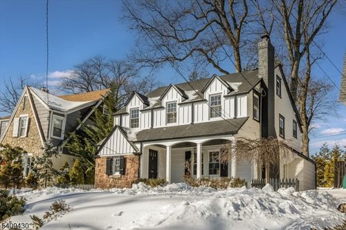 27 Oakridge Rd, West Orange, NJ, 07052-4605 | Card Image