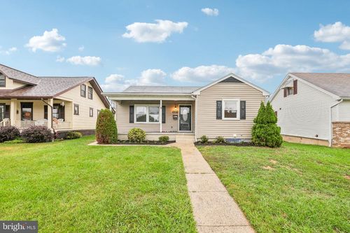 421 Vermont Ave, HAGERSTOWN, MD, 21740-3648 | Card Image
