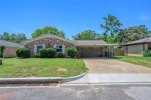 2606 Easy St, Denison, TX, 75020-7122 | Card Image