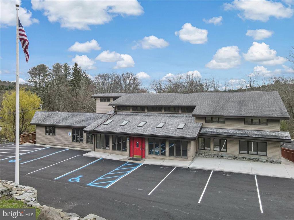 Commercial Sale in DINGMANS FERRY 3