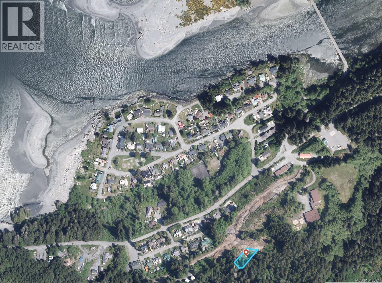 Land in Port Renfrew