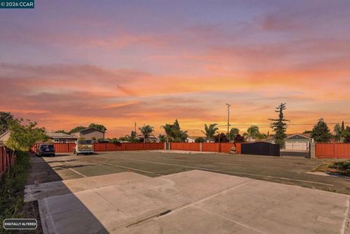 205 Solano Ave, Bay Point, CA, 94565-1631 | Card Image