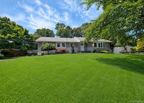 108 Walnut St, Lake Grove, NY, 11755-2616 | Card Image