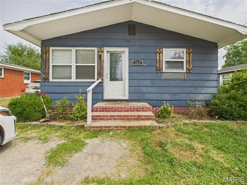 107 N Spiker St, Bernie, MO, 63822-9121 | Card Image