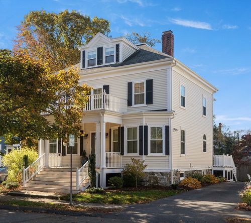 5 Beacon St, Danvers, MA, 01923-3001 | Card Image