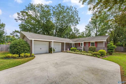 18 Sandra Ln, Athens, AL, 35611-4852 | Card Image