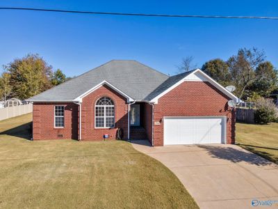 27641 Jeffrey Lee Lane, House other with 3 bedrooms, 2 bathrooms and null parking in Toney AL | Image 3