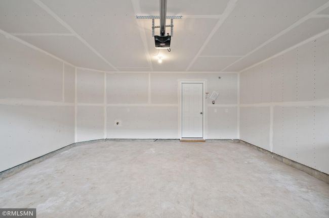 8 - Garage.jpg | Image 19