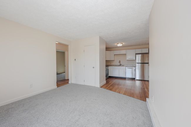APT-2H - 29 Old Hackett Hill Rd, Condo with 2 bedrooms, 1 bathrooms and null parking in Manchester NH | Image 4