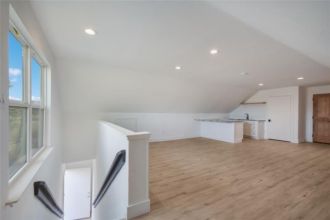 4 - 15603 E State Highway 29, Home with 1 bedrooms, 1 bathrooms and 100 parking in Buchanan Dam TX | Image 6