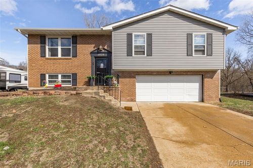 5829 Blackberry Dr, Imperial, MO, 63052-2150 | Card Image