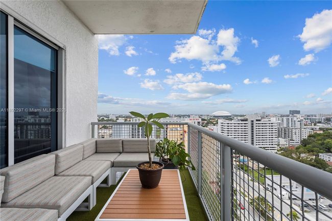 APT-1715 - 10 Sw South River Dr, Condo with 2 bedrooms, 1 bathrooms and null parking in Miami FL | Image 11