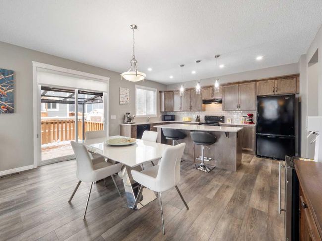 12 Yorkstone Heath Sw, Home with 4 bedrooms, 2 bathrooms and 4 parking in Calgary AB | Image 9