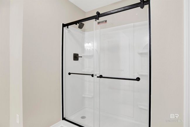 Bathroom | Image 26