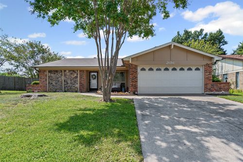 2616 Greenwood Ct, Bedford, TX, 76021-3725 | Card Image