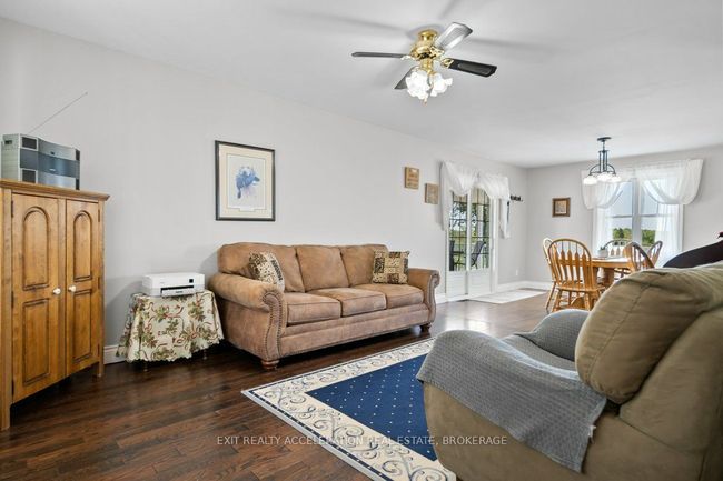 2492 County Rd 41, House other with 3 bedrooms, 2 bathrooms and 6 parking in Roblin ON | Image 11