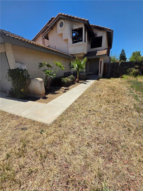 16435 Heather Glen Rd, Moreno Valley, CA, 92551-9253 | Card Image